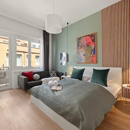 Basilica Art Escape W 2br Balcony & Views *